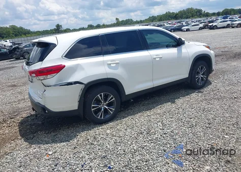 2019 Toyota Highlander Le z USA, uszkodzony, nr VIN 5TDBZRFHXKS970311